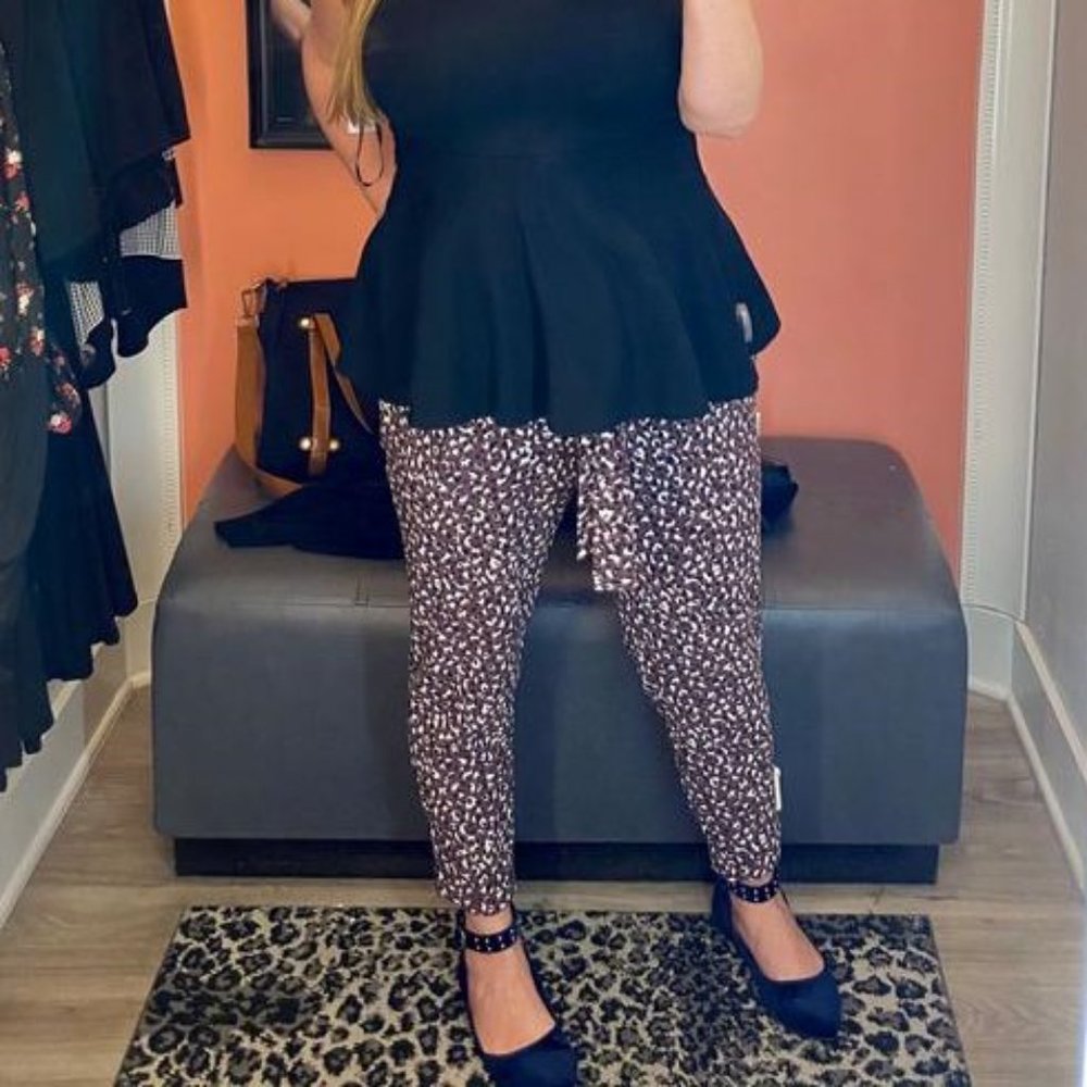 🐆 NEW Torrid Purple Leopard Print Tapered Pant 3 - Picture 6 of 6